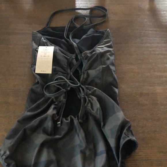 NWT Albion camo one piece swim suit - Picture 2 of 6